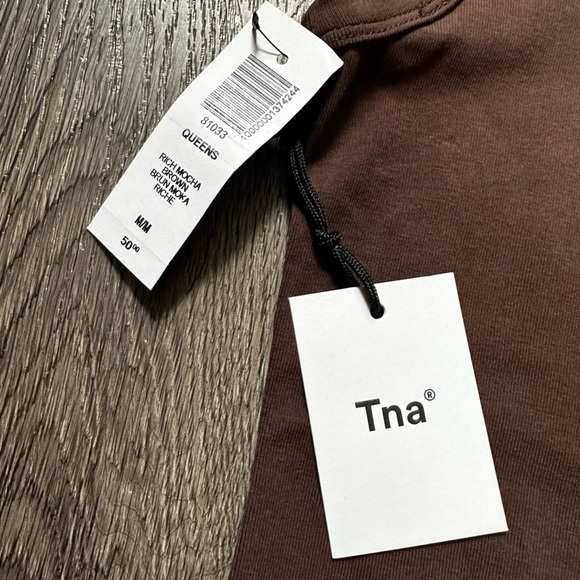 NWT- TNA by Aritzia Queens dress - Picture 5 of 12